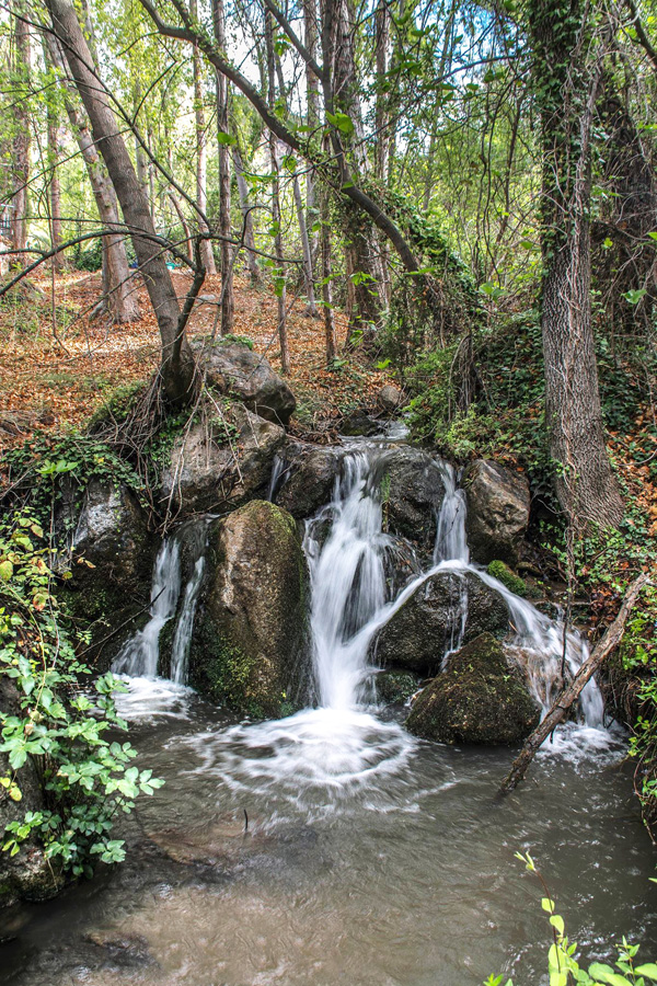 Chorrera y poza en el Barranco de la Alberquilla.